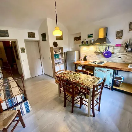 Apartment In Tranquillo Borgo Vicino Al Centro Turin